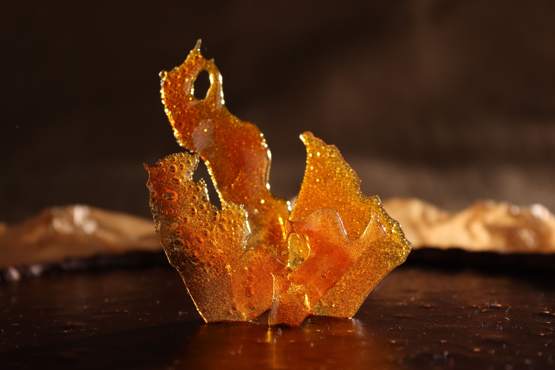 Caramelised carbohydrate crystals